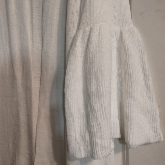 NWOT Sweater Winter White Size M - Picture 5 of 13